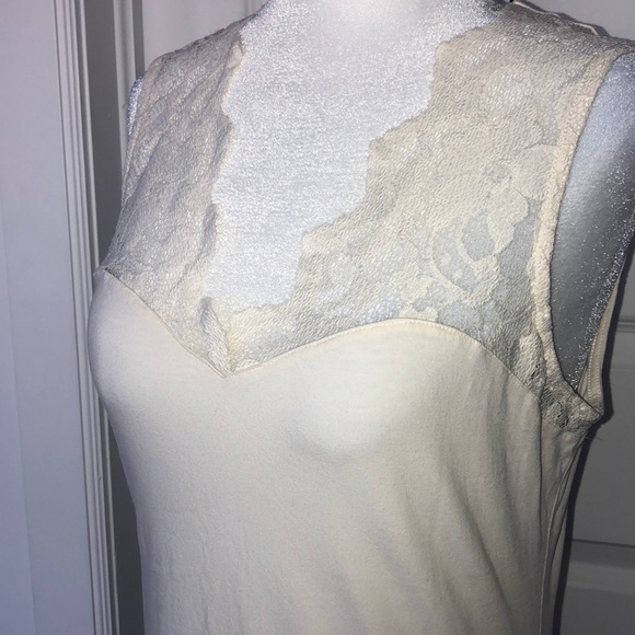 H&M Cream Lace Top - Picture 2 of 3